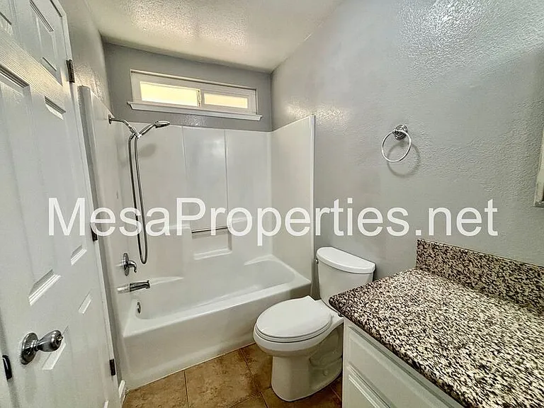 16327 Seneca Rd — Photo 16