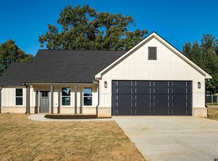 1003 Karen Dr, Lindale, TX 75771