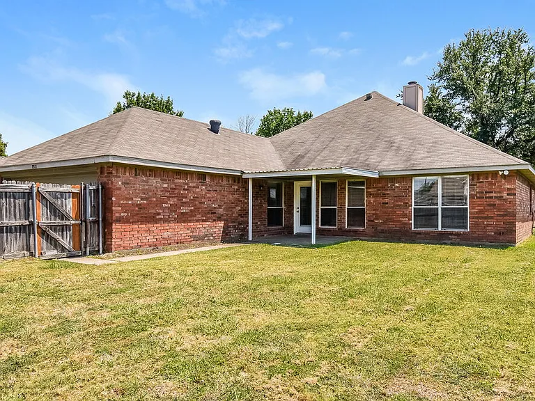 7921 Wayne Way — Photo 16