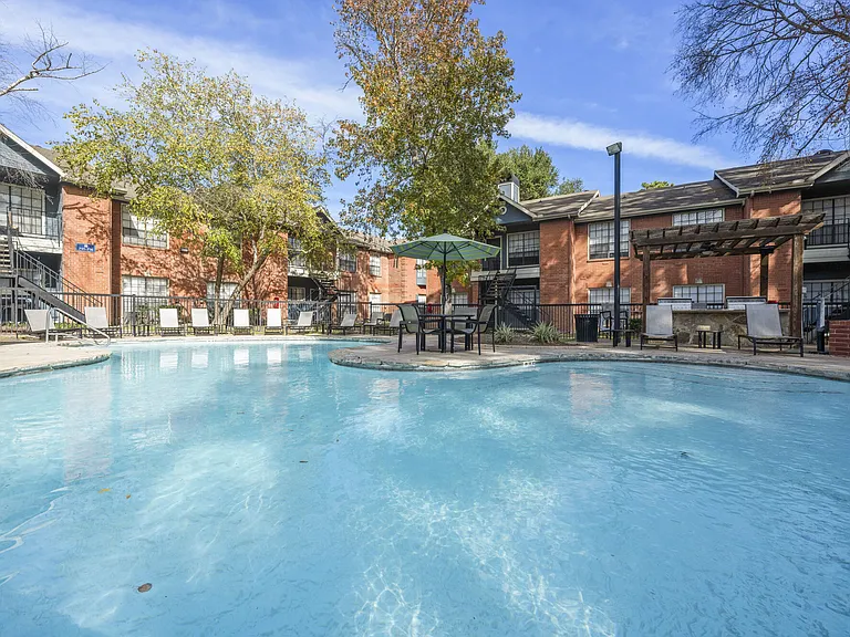 The Reston Apartments — Photo 21