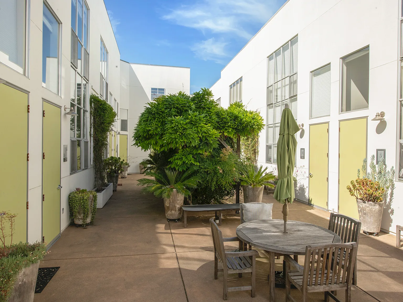 1 bed, 913 sqft, $2,850 — Photo 3