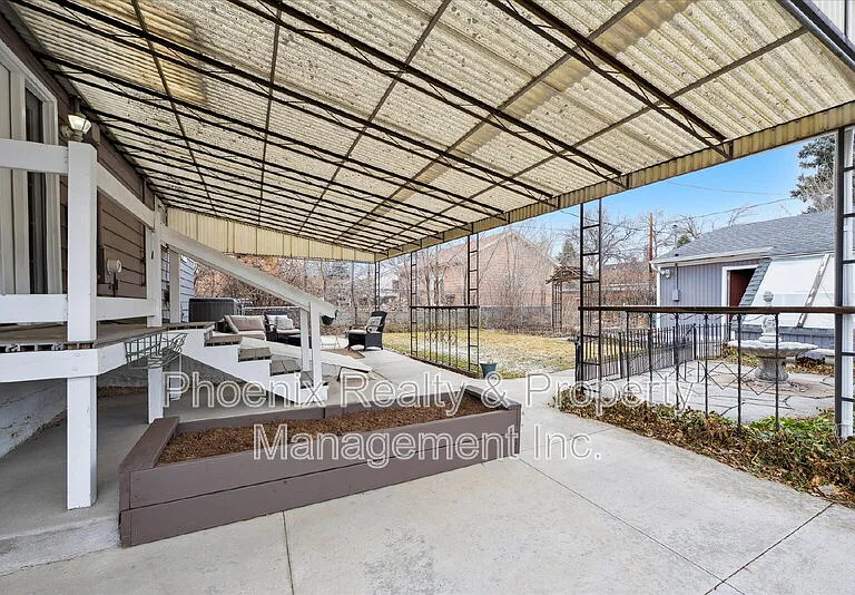 211 E Geneseo St — Photo 19