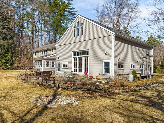 3rd image of 9 Conifer Ridge Road