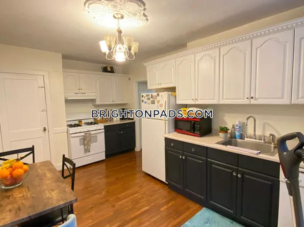 31 Brock St APT 1, Brighton, MA 02135