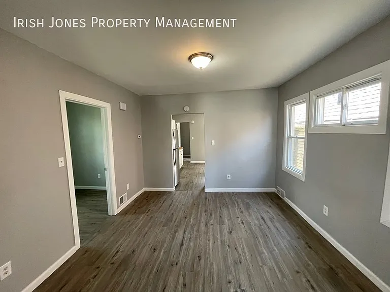 529 Winslow Ave #UPPER — Photo 3