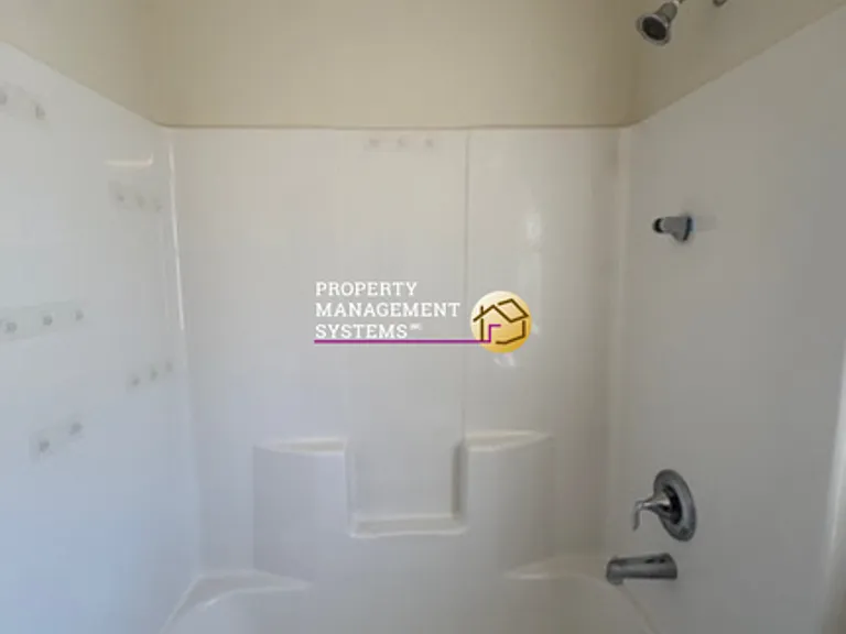 1909 E Magnolia Cir — Photo 17