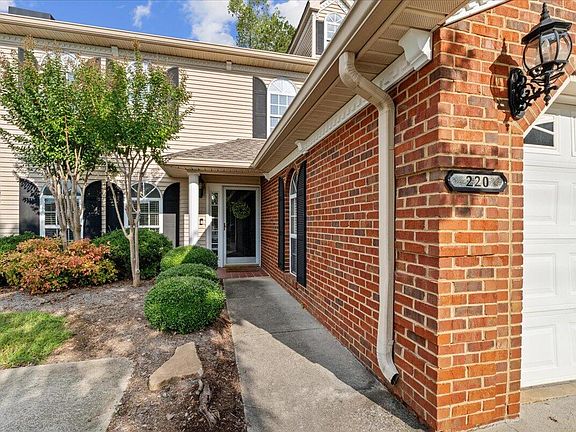 3rd image of 1698 N Summit Dr Unit 220