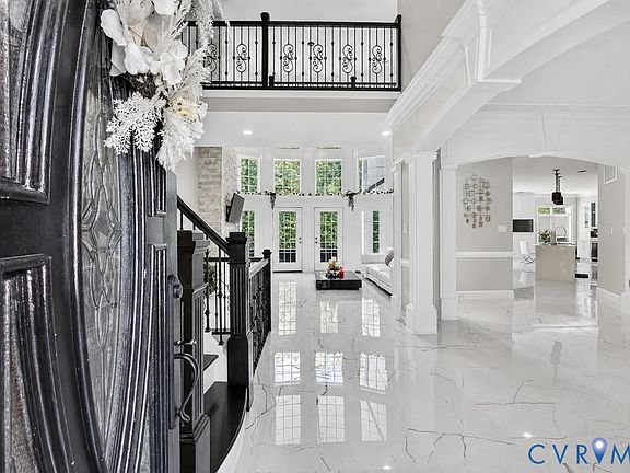 3rd image of 11431 Shorecrest Ct