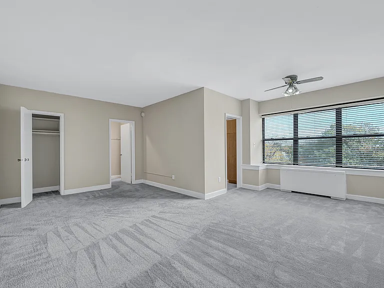 215 C Street Apartments — Photo 7