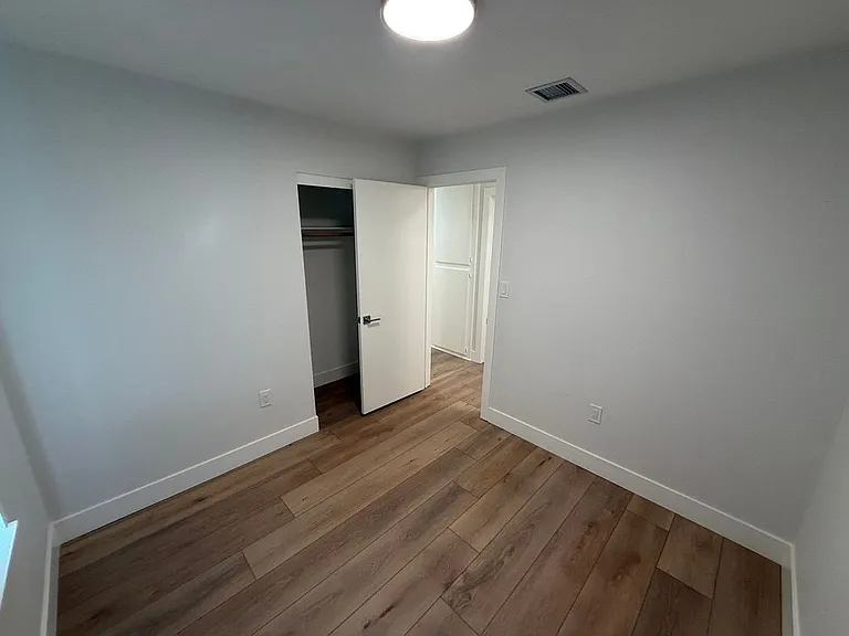 3424 Pickwick St — Photo 10