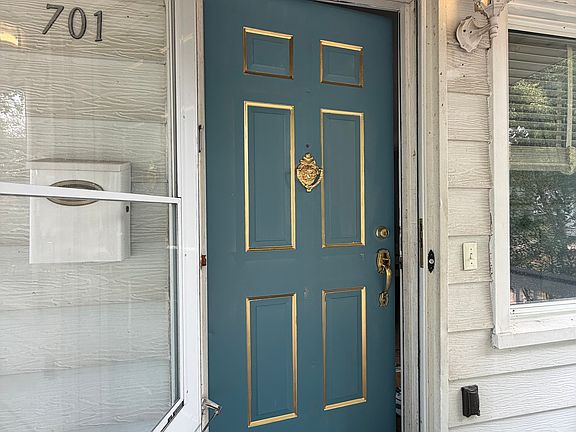 3rd image of 701 Park Ave