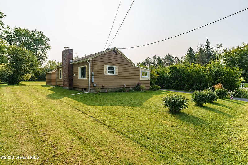 3rd image of 171 Duane Avenue