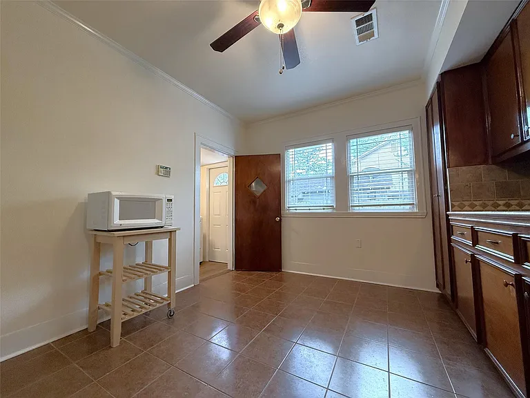 1011 Nadine St — Photo 19