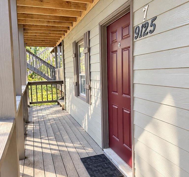 1st image of 9125 S Pointe Retreat Dr