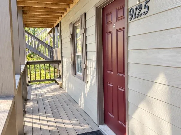 9125 S Pointe Retreat Dr, Bloomington, IN 47401