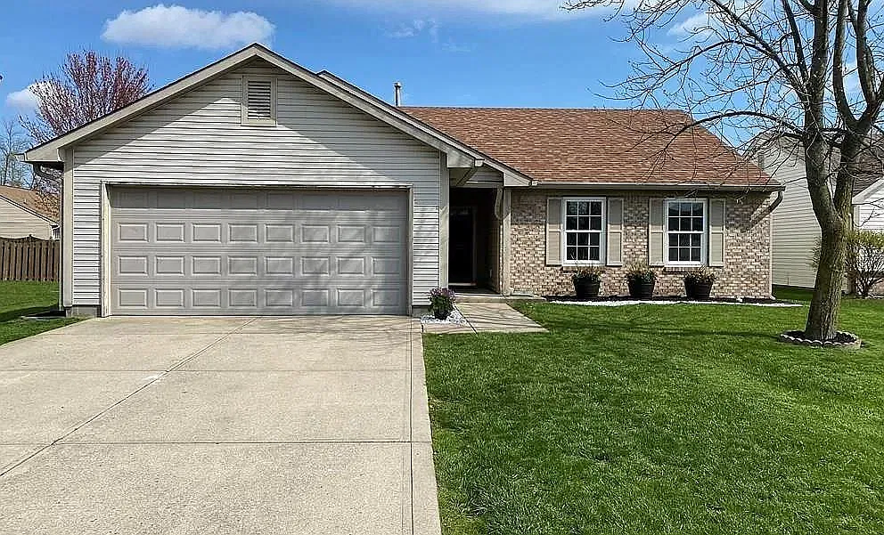 9730 Claymore Dr — Photo 2