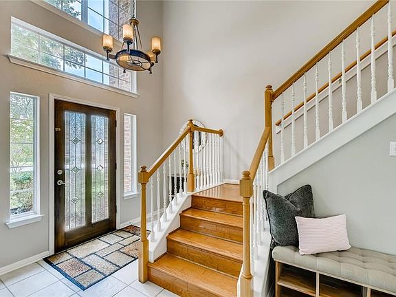 3rd image of 6310 La Carman Ln