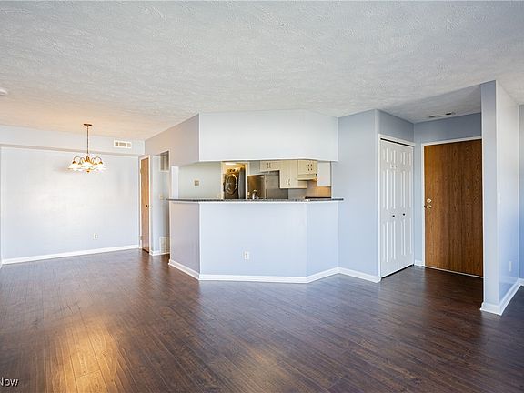 3rd image of 1150 Tollis Pkwy APT 121