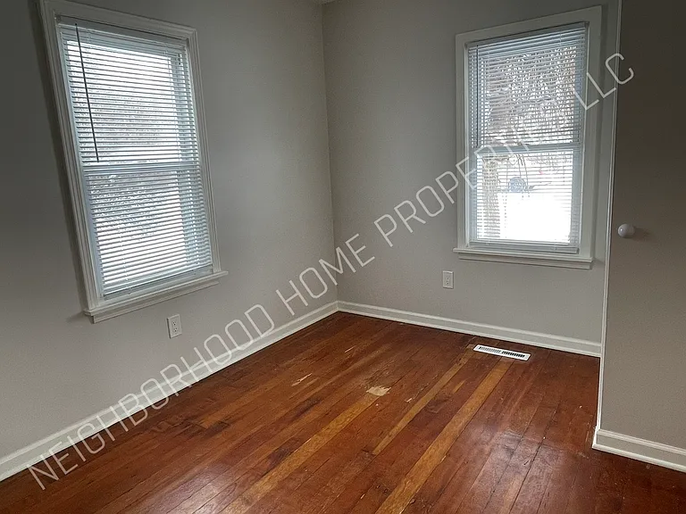 2450 Gerald Ave — Photo 8