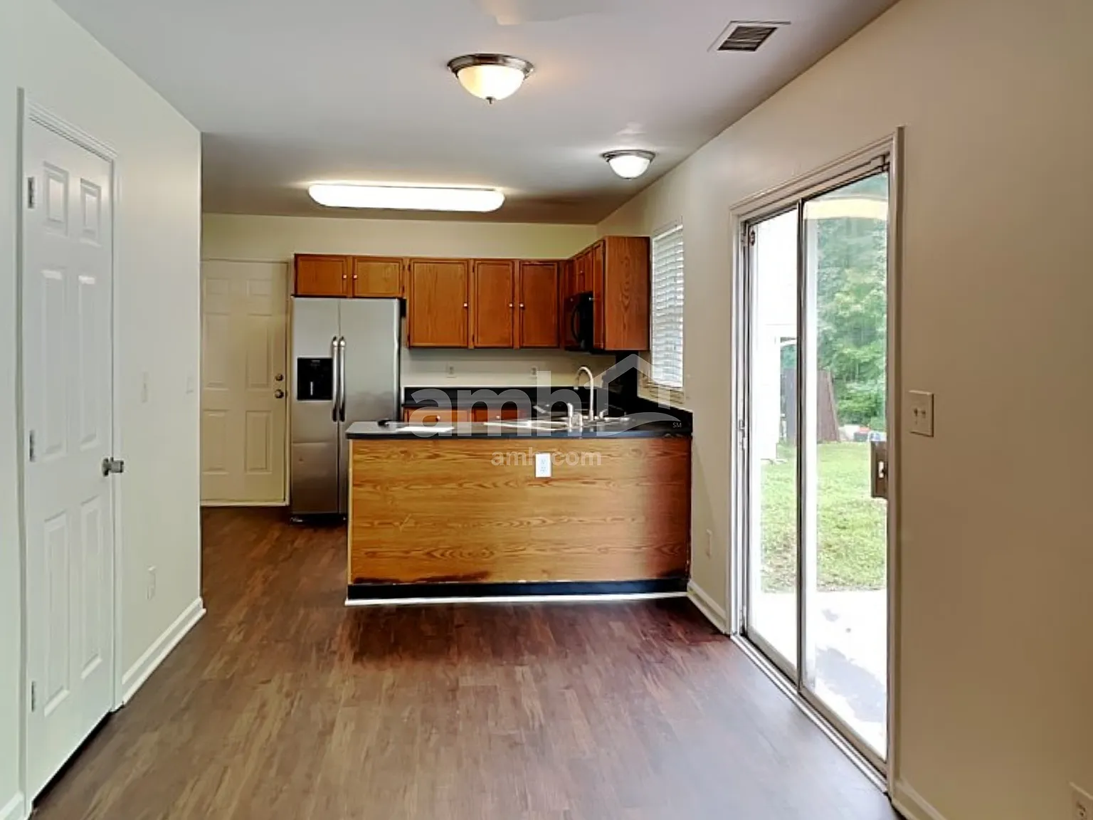 4 bed, 2.5 bath, 1626 sqft, $2,025 — Photo 4