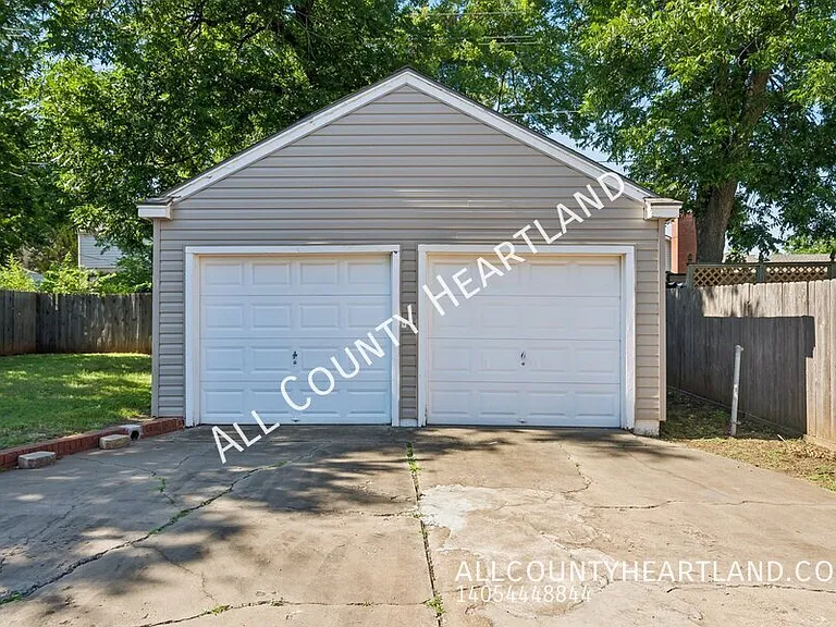 2736 NW 27th St — Photo 12
