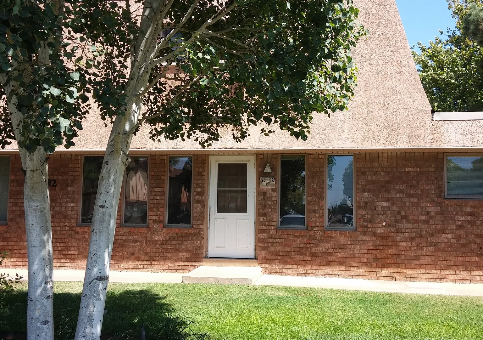 Colonial Park Condo — Photo 1