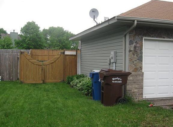 3rd image of 10730 Kalland Dr NE