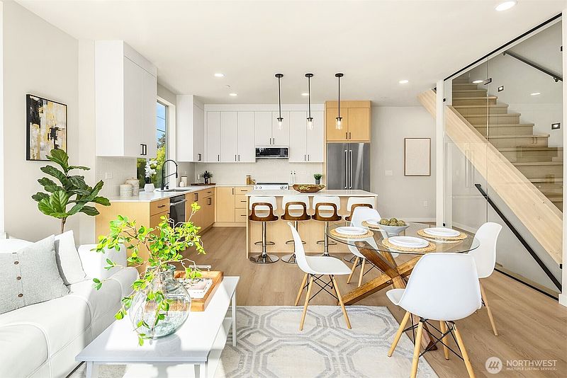 2nd image of 5718 14th Avenue NW