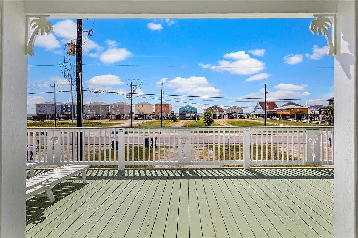 3 bed, 3.0 bath, 1280 sqft, $4,000 — Photo 1