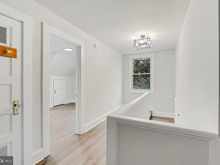 707 N Hickory Ave #3 — Photo 15