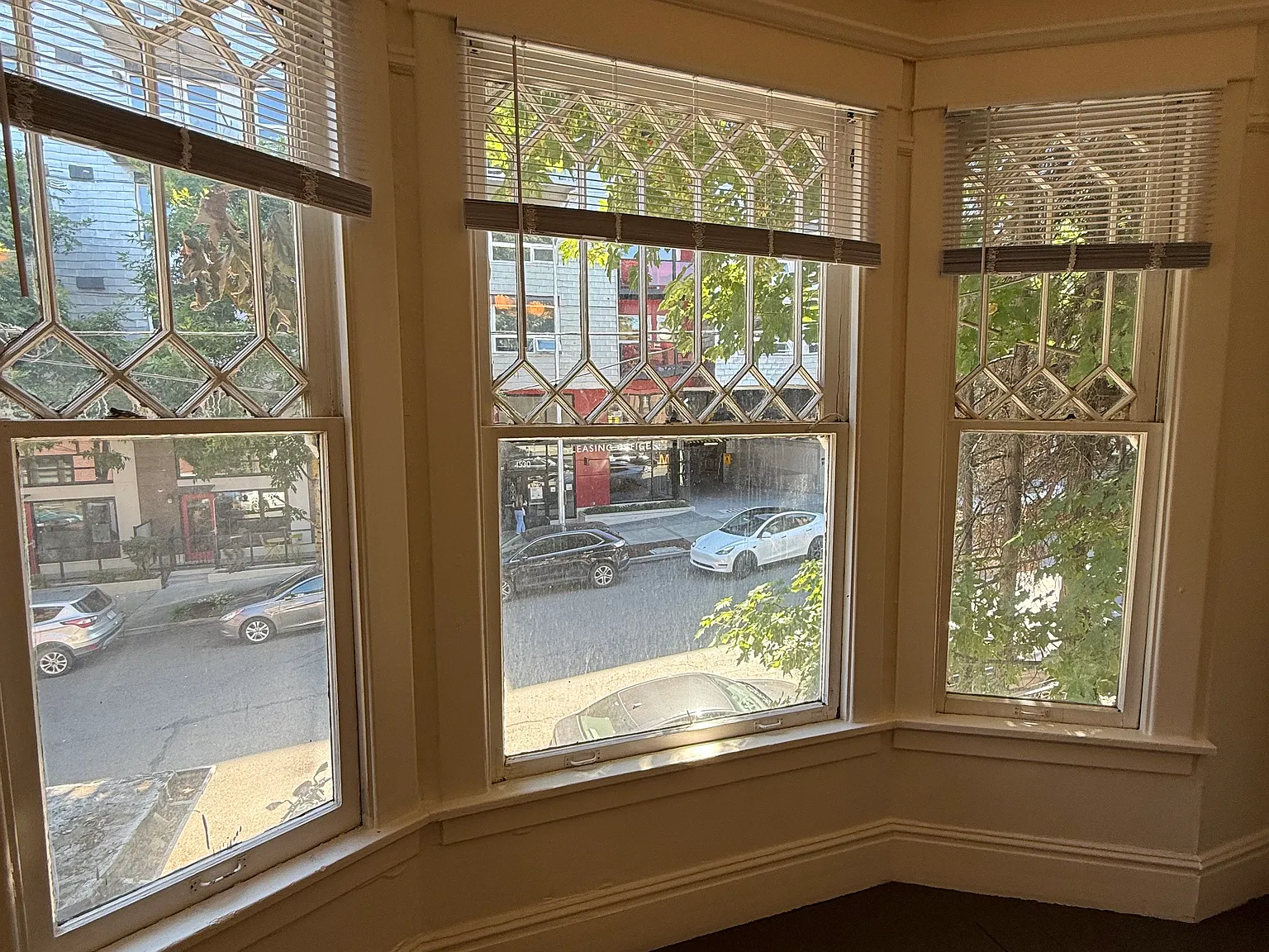 1 bed, 850 sqft, $1,595 — Photo 1