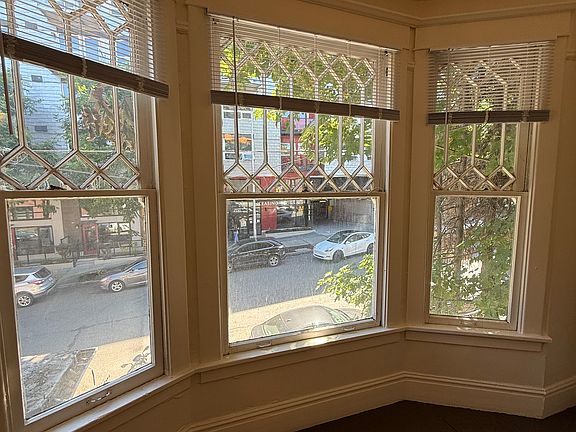 2nd image of 1527 Belmont Ave APT 1