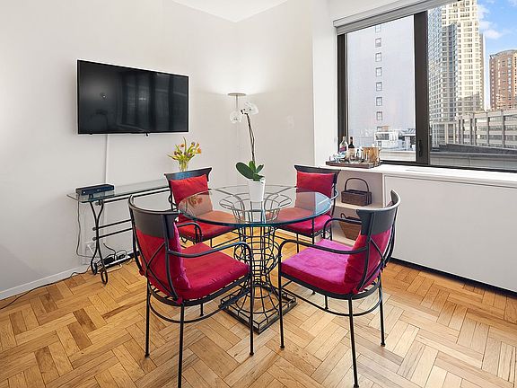4th image of 62 W 62nd St APT 7C