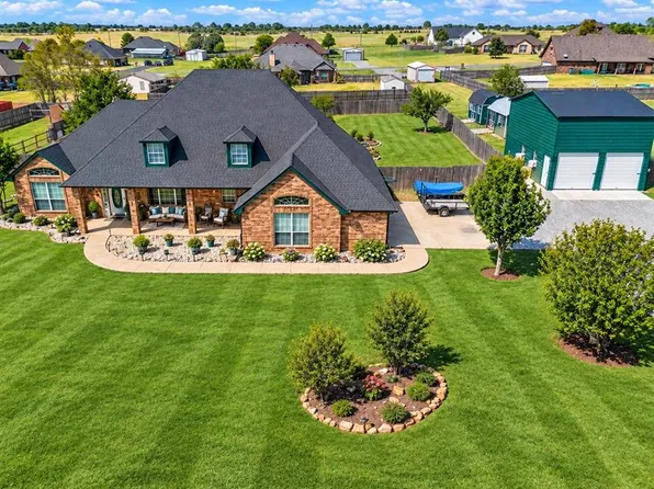 296 Prairie View Dr, Elgin, OK 73538