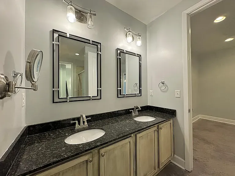 1 bed, 834 sqft, $2,000 — Photo 3