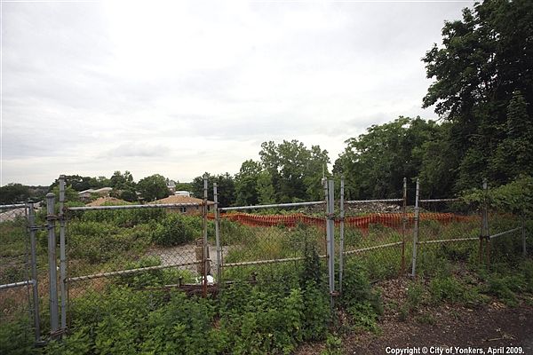 2nd image of 86 University Ave