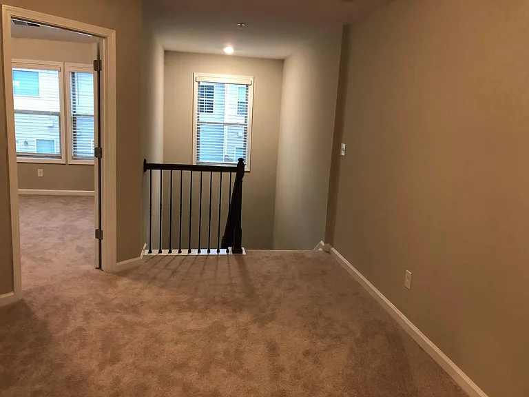 1229 Foxcroft Ln — Photo 8