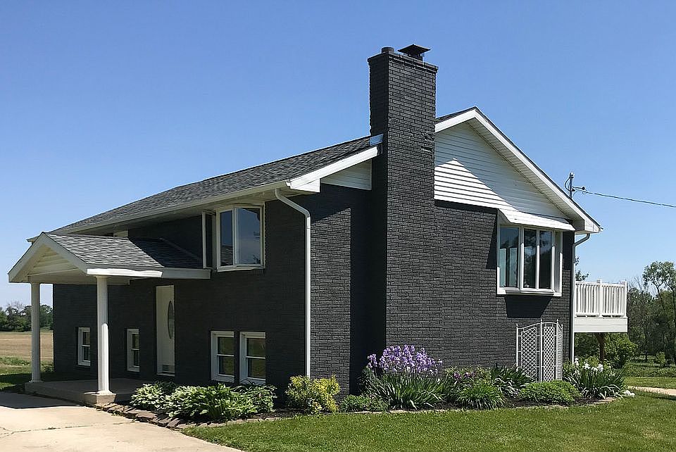 Brick home w country setting