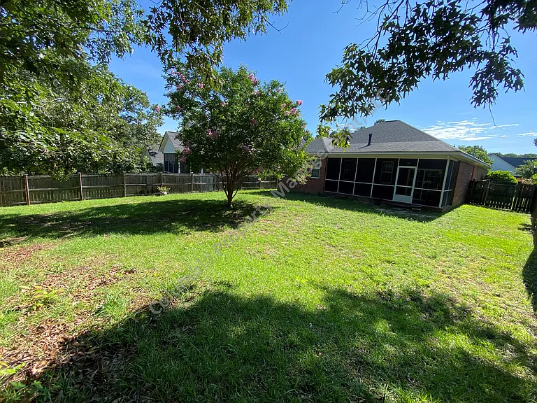568 Park Place Dr — Photo 24