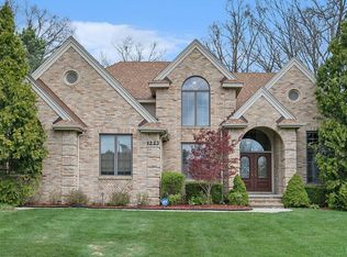 1223 Kings Carriage Rd, Grand Blanc, MI 48439