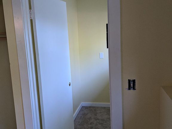 3rd image of 5025 32nd Ave S