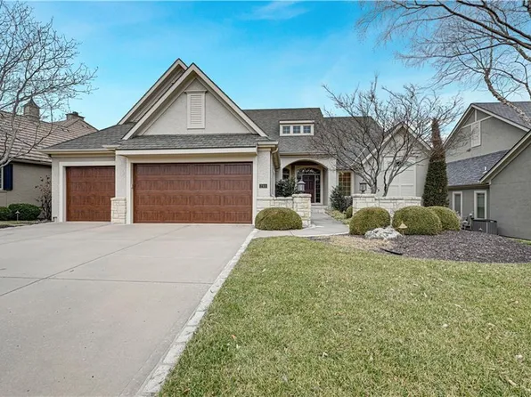 740 Suffolk Ln, Belton, MO 64012