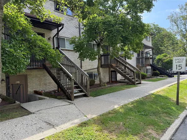 26 Cooper Road #810, Poughkeepsie, NY 12603
