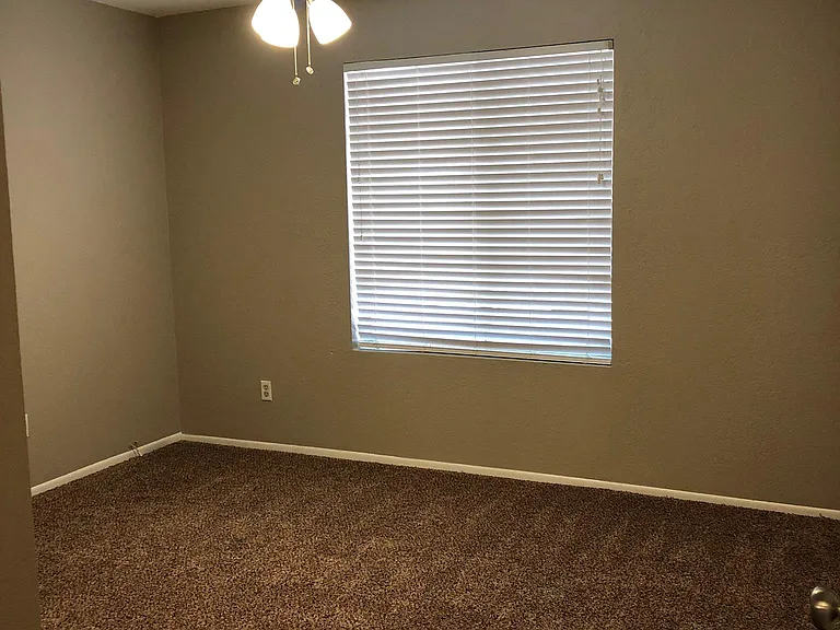 2502 W Summit Pl — Photo 6