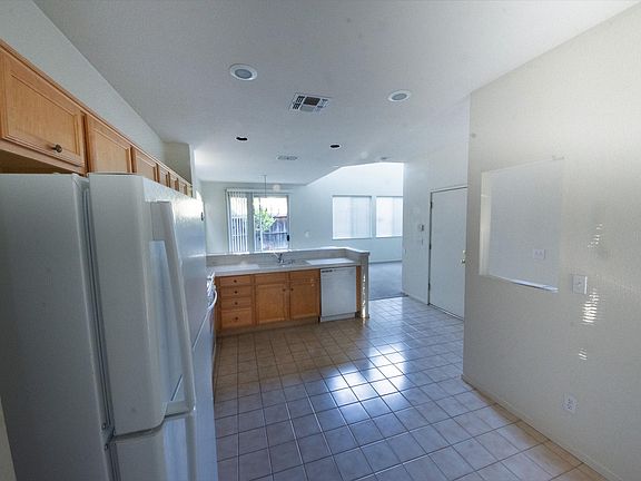 5th image of 25556 Brookshire Dr