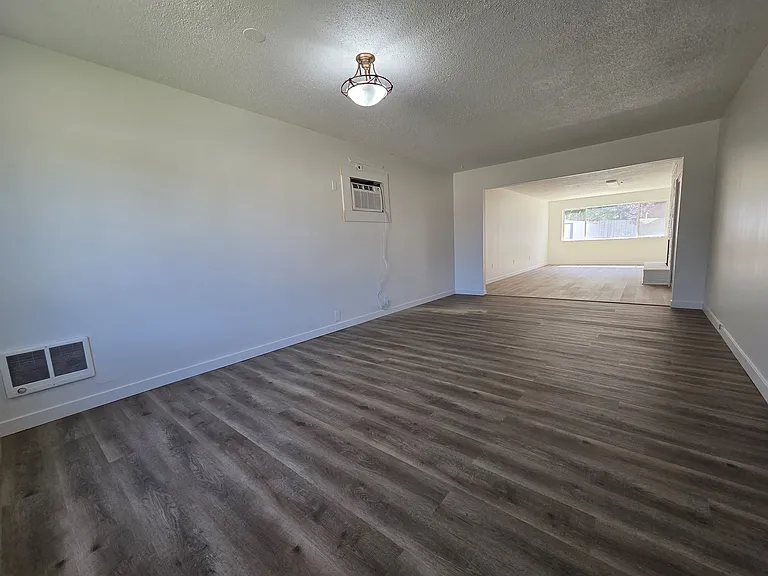 2303 Duportail St — Photo 9