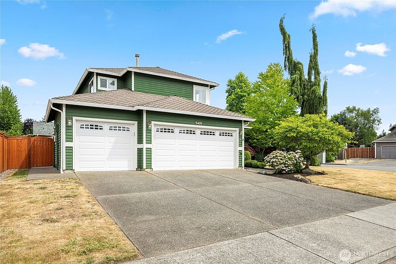 3rd image of 5419 67th Street NE