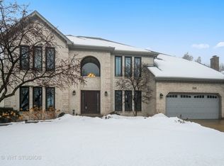 2108 Primrose Ln, Naperville, IL 60565
