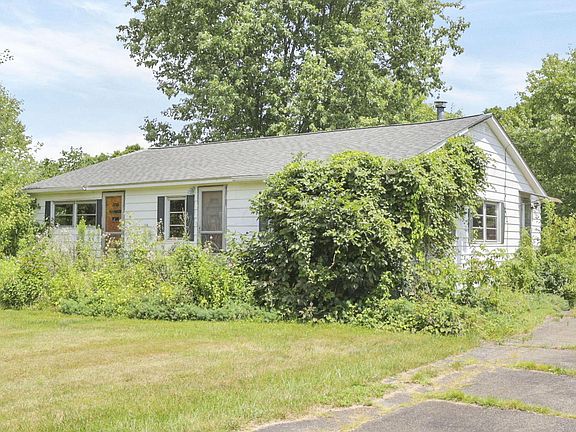 3rd image of 201 Meadow Dr