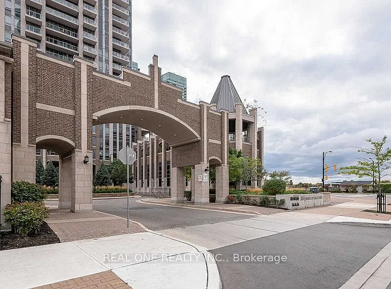 388 Prince Of Wales Dr #412 — Photo 2